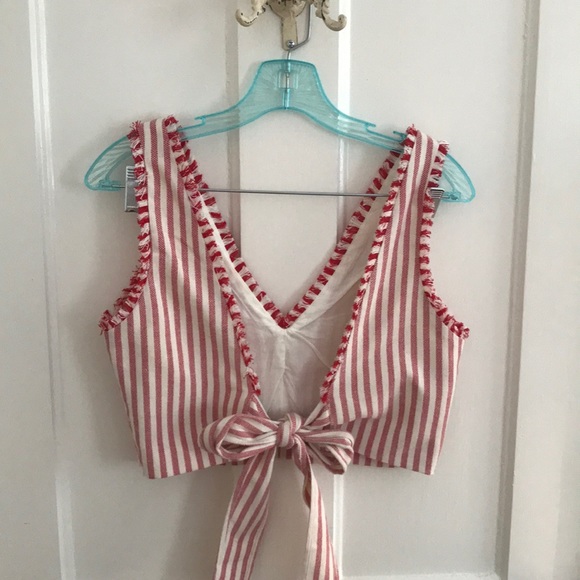 Boutique Crop Top - Picture 2 of 3